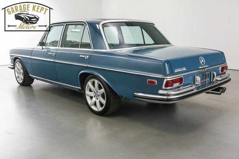 Illustration for article titled For $9,900, Could This Corvette-Powered 1968 Mercedes-Benz 250SE Be Both Shock and Ahhh?